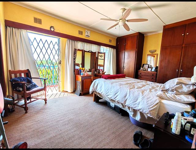 5 BEDROOM HOUSE FOR SALE IN UVONGO